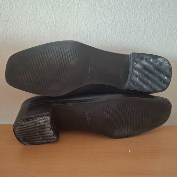 Trotters Ash Loafers - Women's Navy Leather Closed-Toe Slip-On - Size 6M - Picture 4 of 6